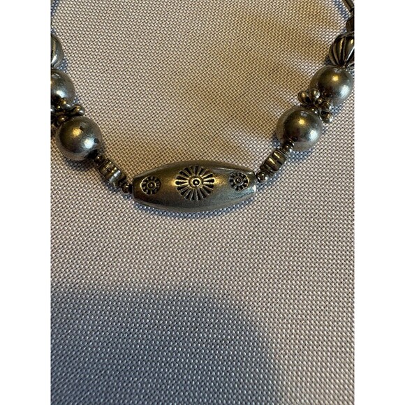 Vintage Silvertone Beaded Bracelet Floral Etched Center Adjustable Lobster Clasp - Picture 3 of 5